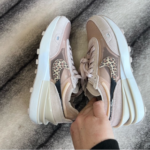Nike Waffle One SE Fossil Stone Multi Leopard Low Top Sneakers - Picture 3 of 9